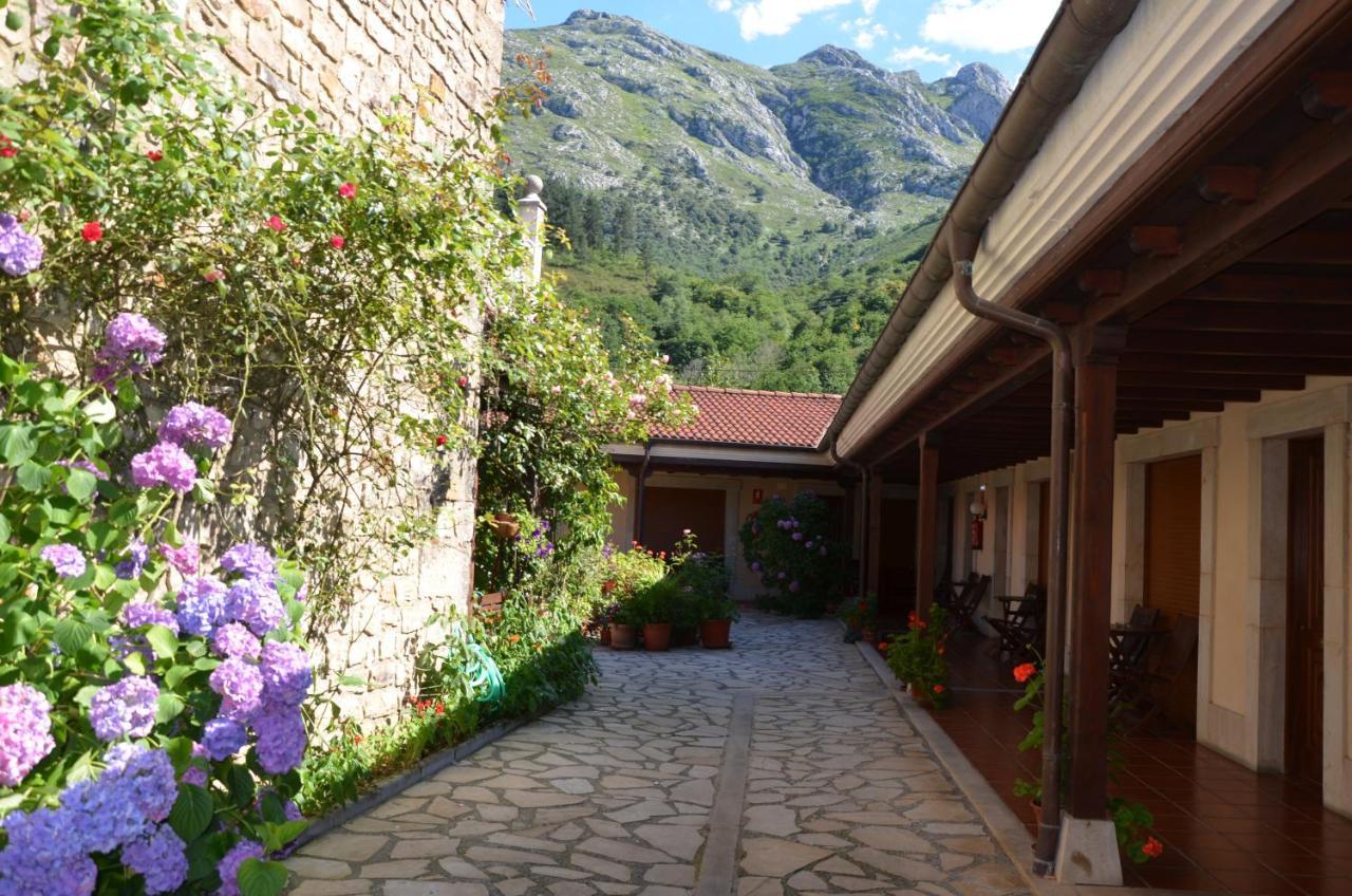 Hotel Arenas De Cabrales- Apartamentos Eksteriør billede