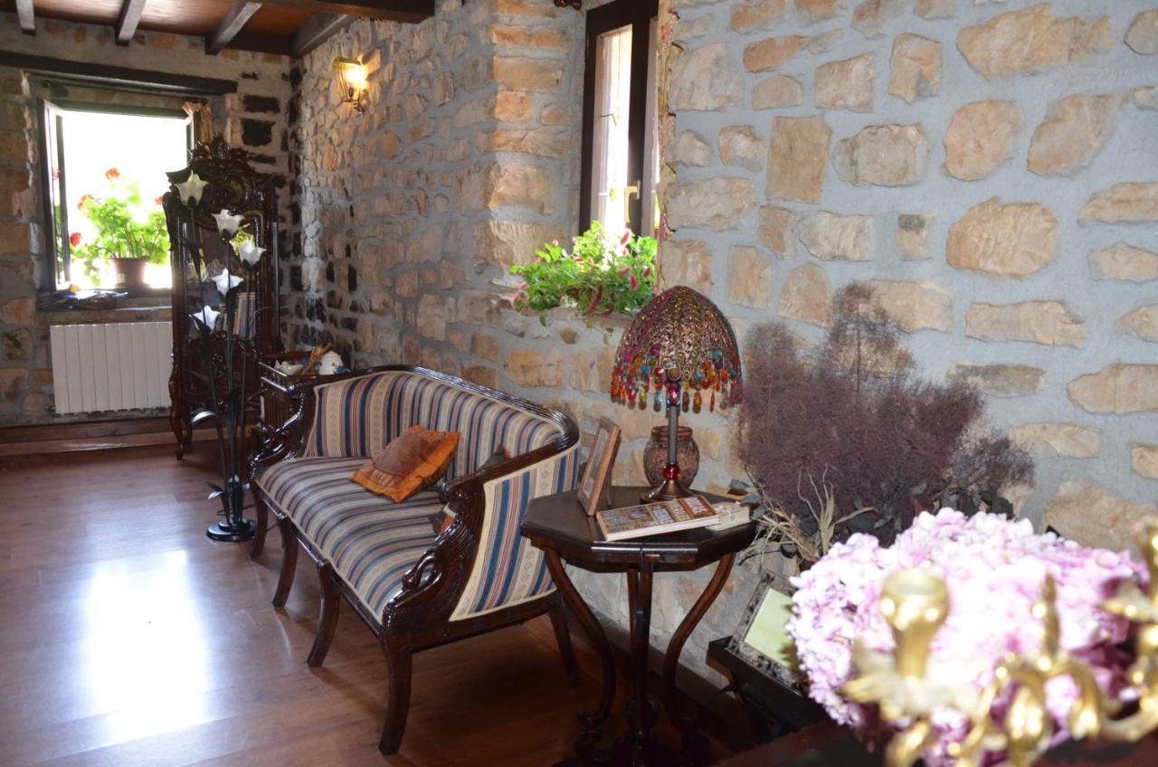 Hotel Arenas De Cabrales- Apartamentos Eksteriør billede