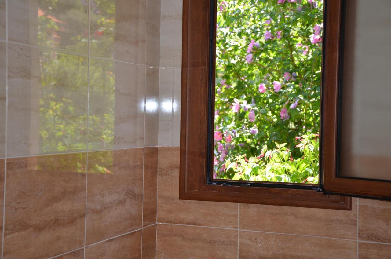 Hotel Arenas De Cabrales- Apartamentos Eksteriør billede