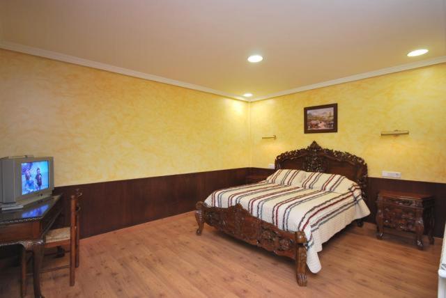 Hotel Arenas De Cabrales- Apartamentos Eksteriør billede