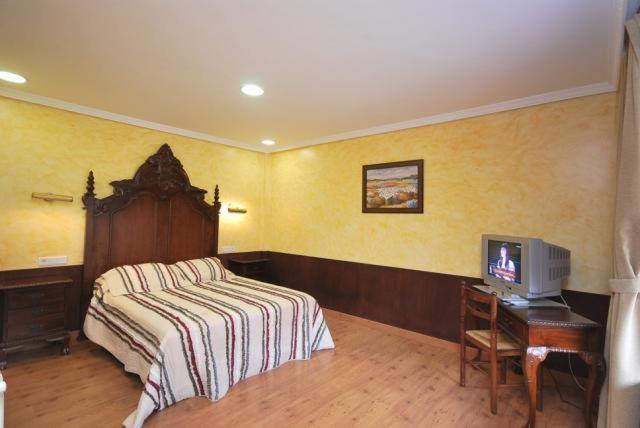 Hotel Arenas De Cabrales- Apartamentos Eksteriør billede