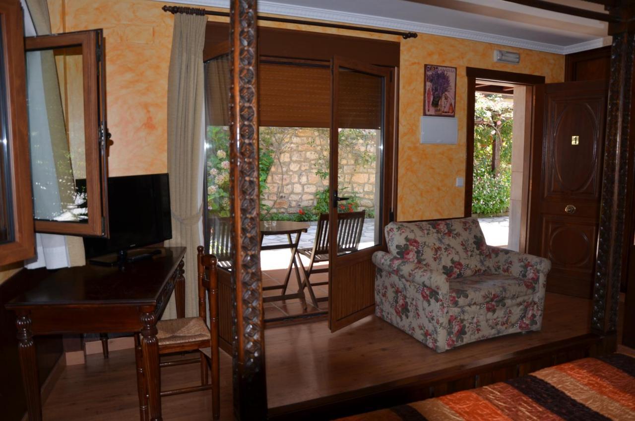 Hotel Arenas De Cabrales- Apartamentos Eksteriør billede