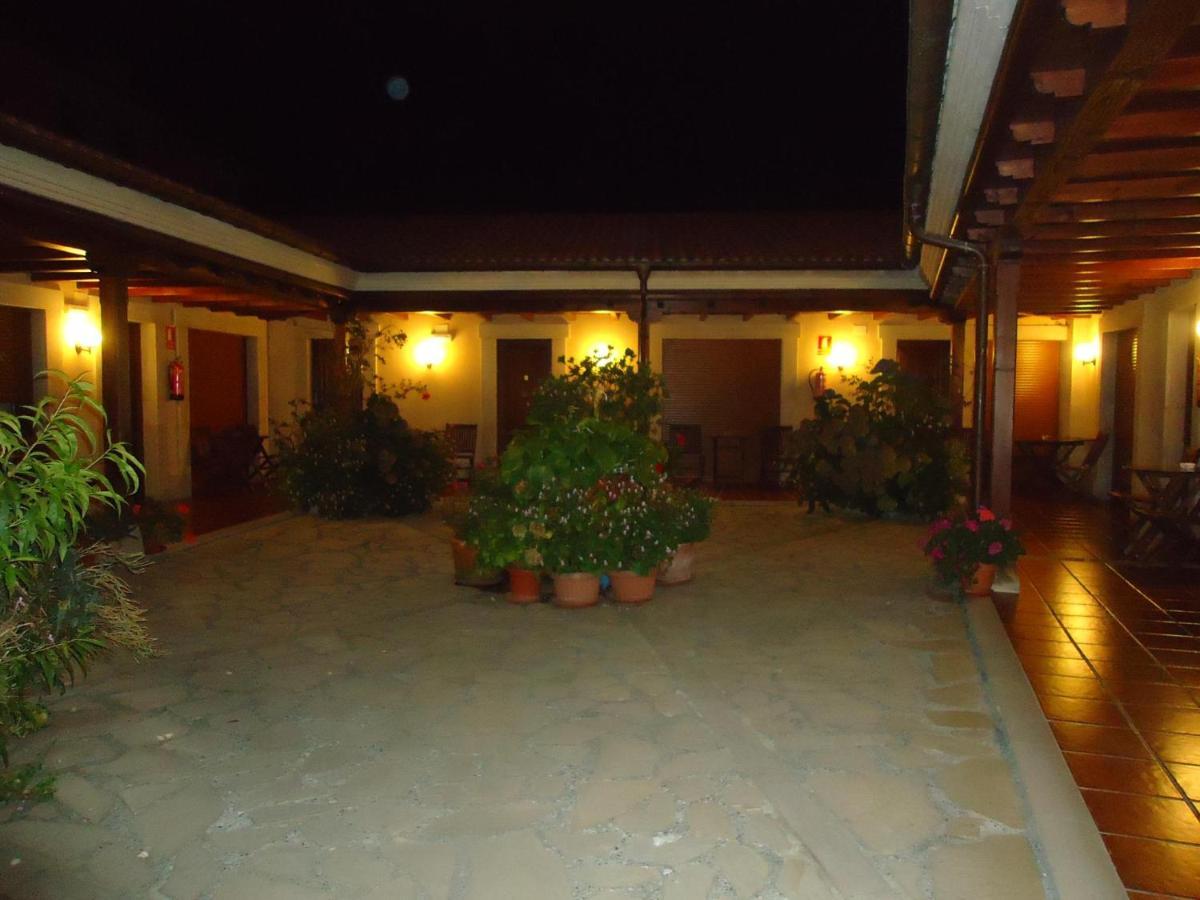Hotel Arenas De Cabrales- Apartamentos Eksteriør billede