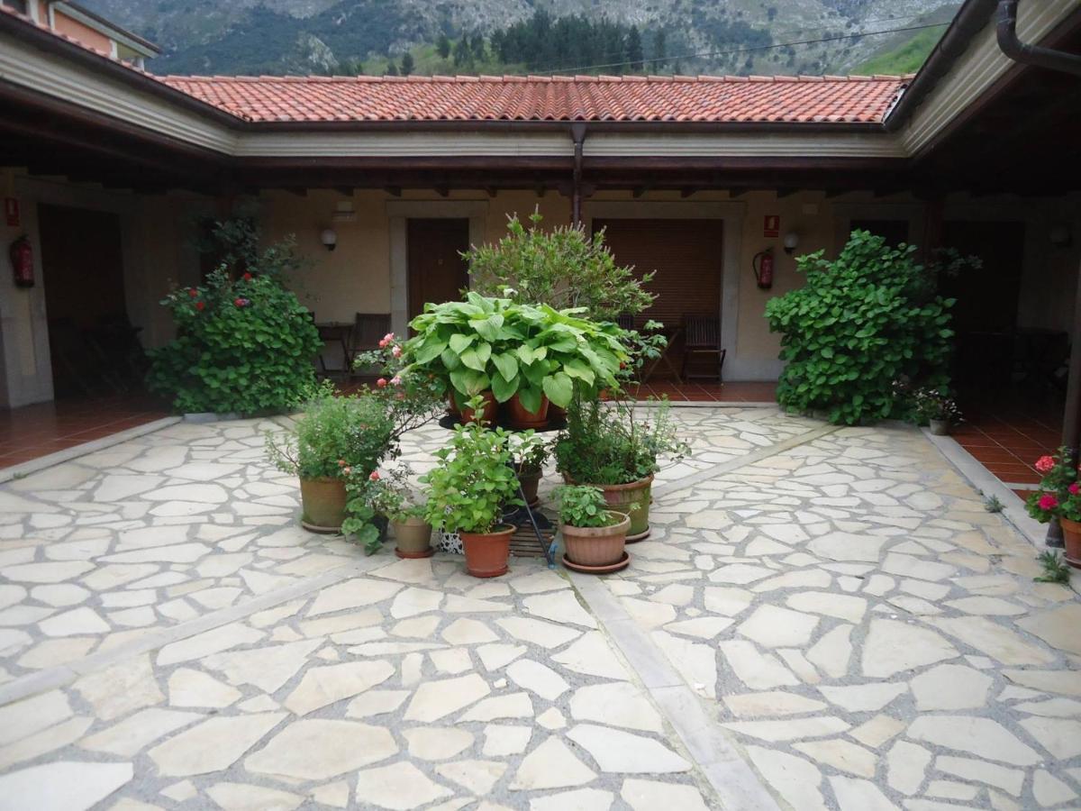 Hotel Arenas De Cabrales- Apartamentos Eksteriør billede